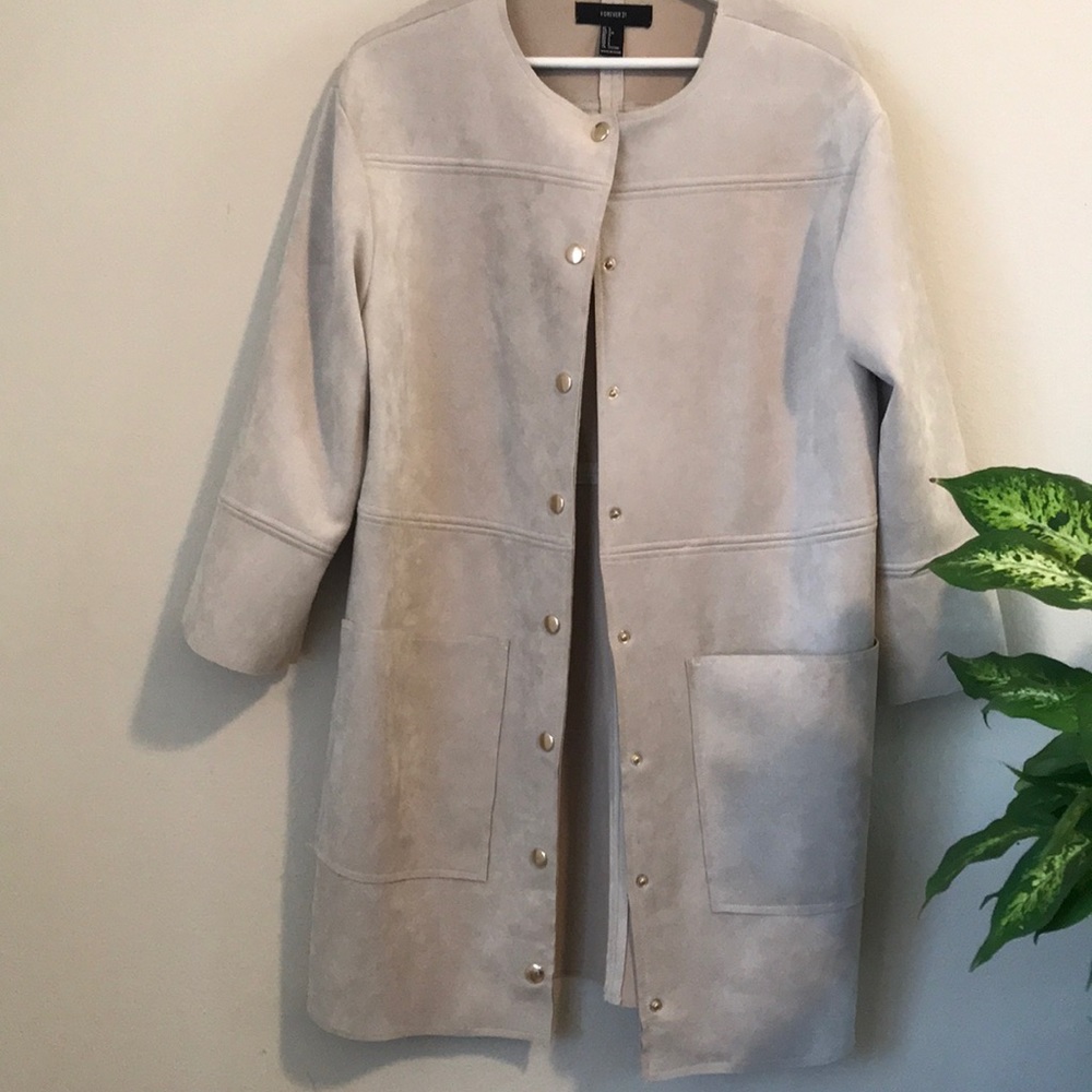 Gray/ Cream Coat
